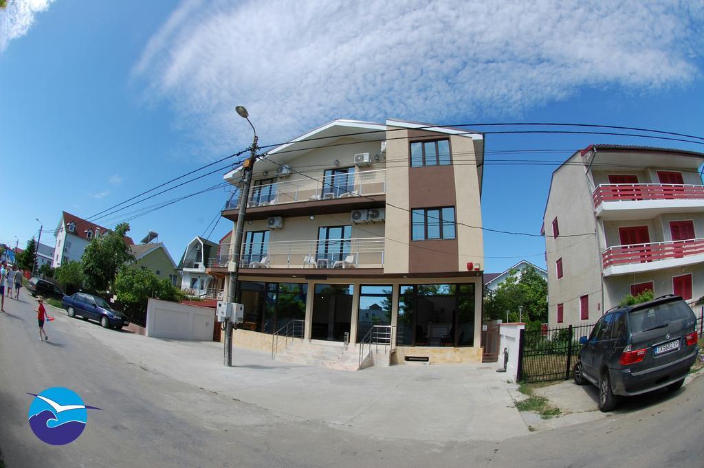 Razvan Holiday Costinesti Exterior photo