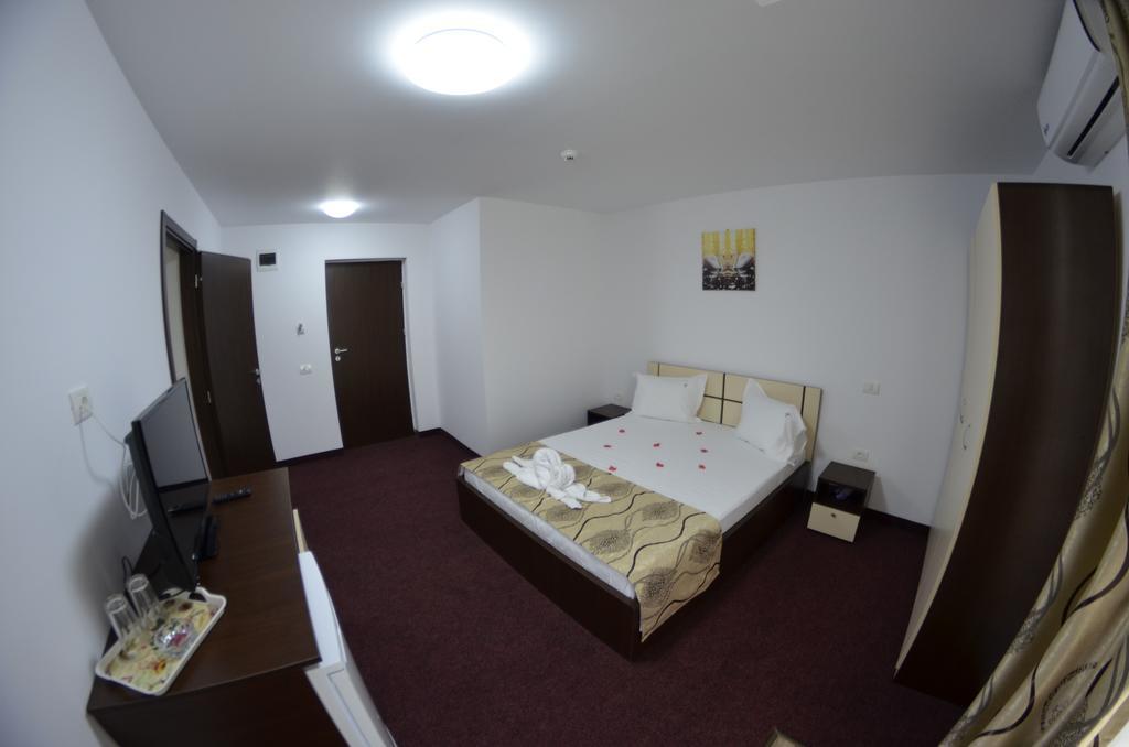 Razvan Holiday Costinesti Exterior photo